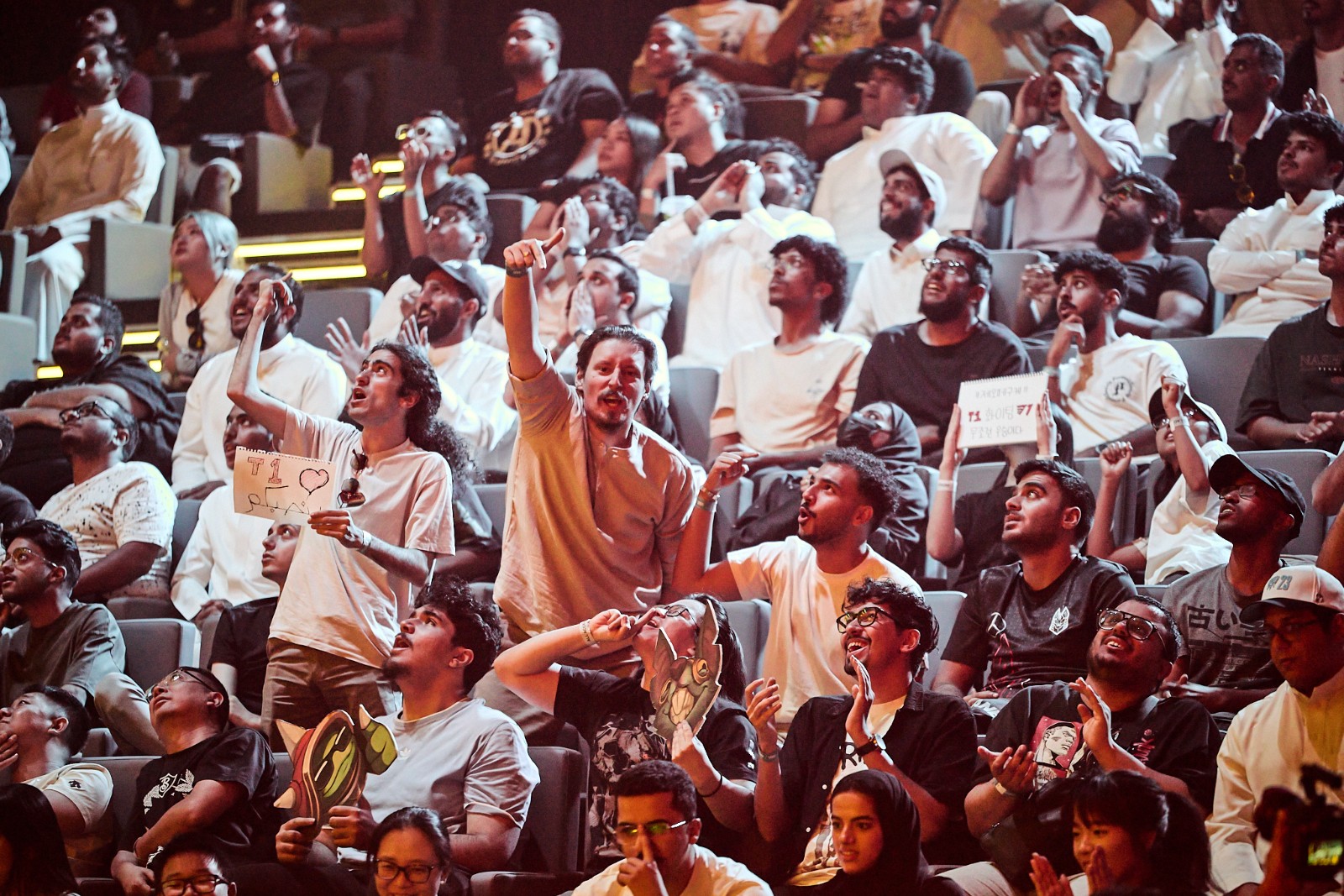 KAIYUN SPORTS-表现优异引发热议！，JackeyLove在加拿大队比赛中夺冠热度持续攀升的简单介绍