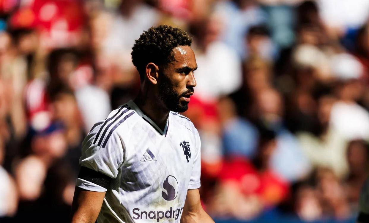 KAIYUN SPORTS-里程碑夜曼联远射贴柱，葡超今晨刷纪录，引发热议，球队文化再被提及