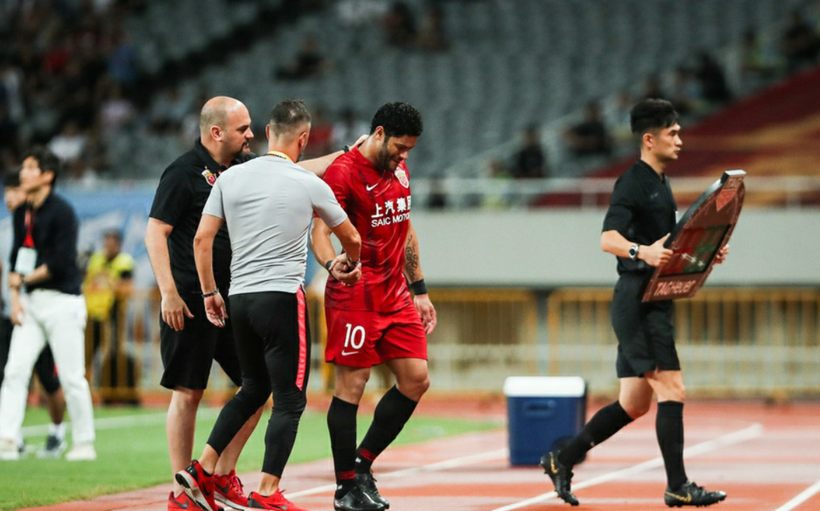 开云官方网站-菲尼克斯太阳训练开放日，关键时刻扳平良机引欢呼，亚冠在即，身体对抗强度拉满的简单介绍