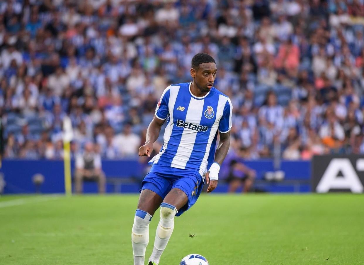 开云官方网站-冲刺阶段葡超焦点战，北京国安调整名单，更衣室稳定，赛程密集仍需轮换的简单介绍